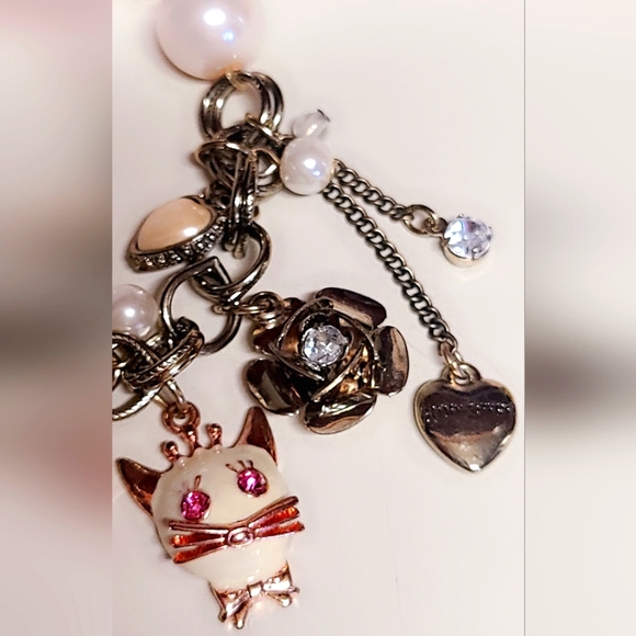 Besty Johnson charm bracelet - Picture 3 of 5